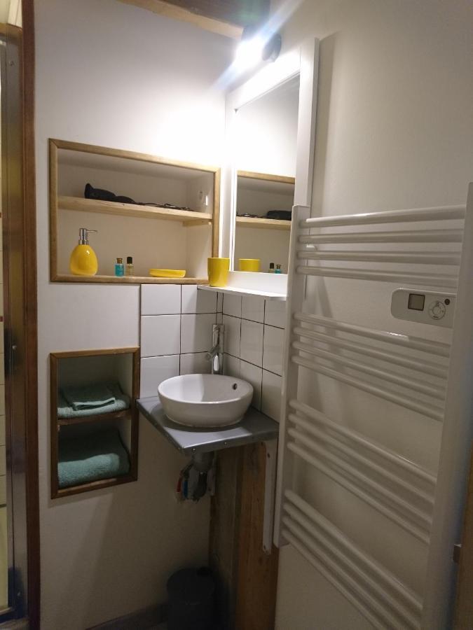 Le Petit Pays Apartment Montgivray Ngoại thất bức ảnh