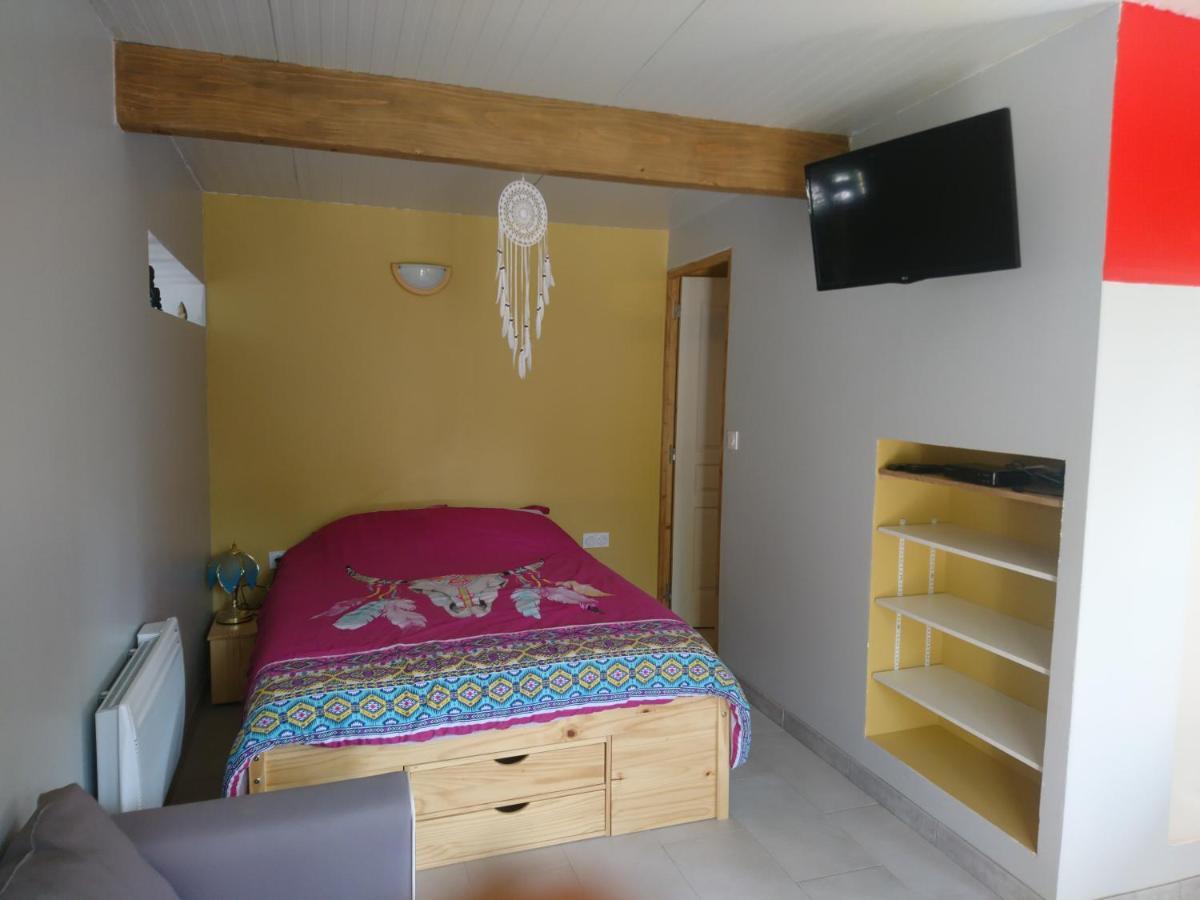 Le Petit Pays Apartment Montgivray Ngoại thất bức ảnh